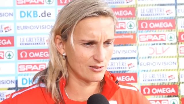 Barbora Spotakova (CZE) after winning Javelin Throw смотреть онлайн