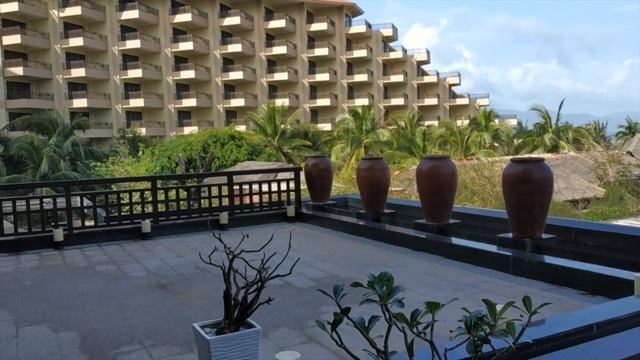 The Stunning Crown Plaza Hotel, Da Nang, Vietnam смотреть онлайн