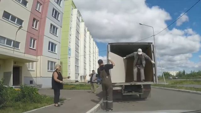 НАШИ РЕБЯТА В ОРЛЕ ТАК НЕ РАБОТАЮТ смотреть онлайн
