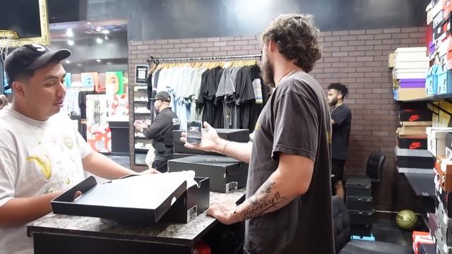 He Wanted $20,000 for RARE NIKE YEEZYS! смотреть онлайн