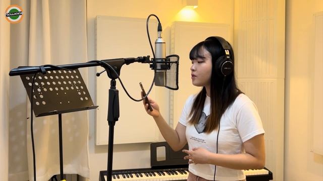 Korean sings a Bollywood song 🎙️KAISI PAHELI ZINDAGANI | From movie Parineeta | Cover by EUNJIN смотреть онлайн