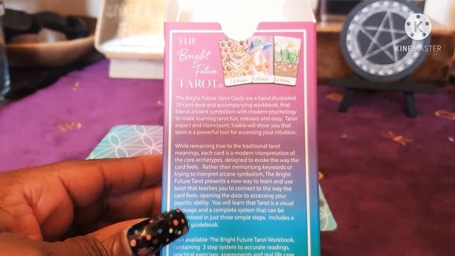 The Bright Future Tarot Deck and Workbook/Guidebook Flip through смотреть онлайн