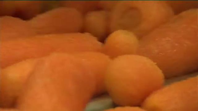 Fresh peeled carrots line смотреть онлайн
