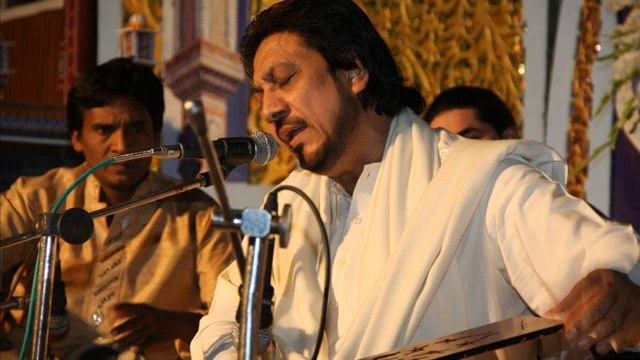 "Udas Logon Say Pyaar Karna" by Ustad Hamid Ali Khan смотреть онлайн