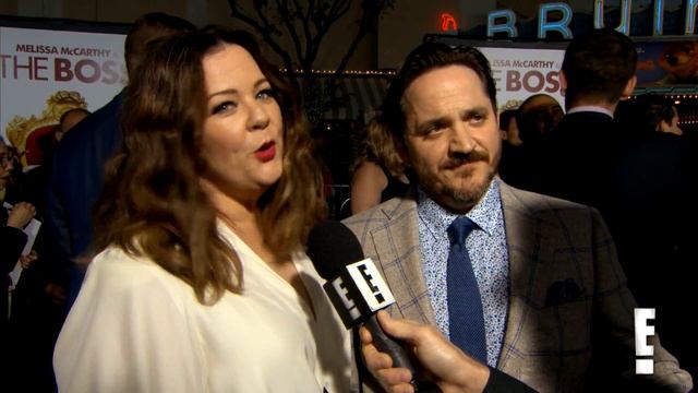 Melissa McCarthy's Daughters Not Allowed at "Boss" Premiere | Live from the Red Carpet | E! News смотреть онлайн