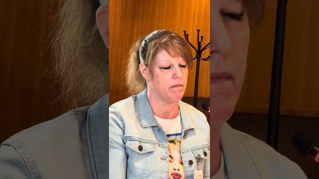 Stödsamordnare Annelie Wessman berättar om sin barndom för Sveriges Riksdag. смотреть онлайн