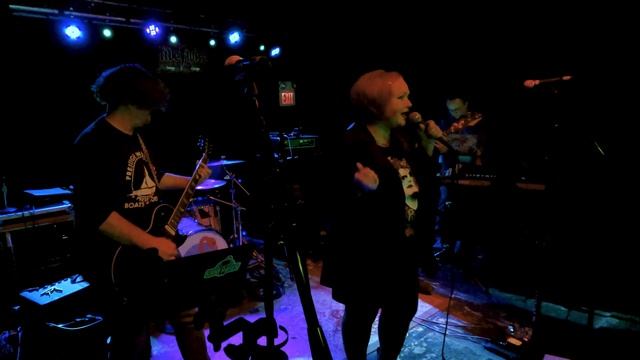 "Words" performed by Neon Noir, May 12, 2024, LiveWire Lounge, Chicago смотреть онлайн