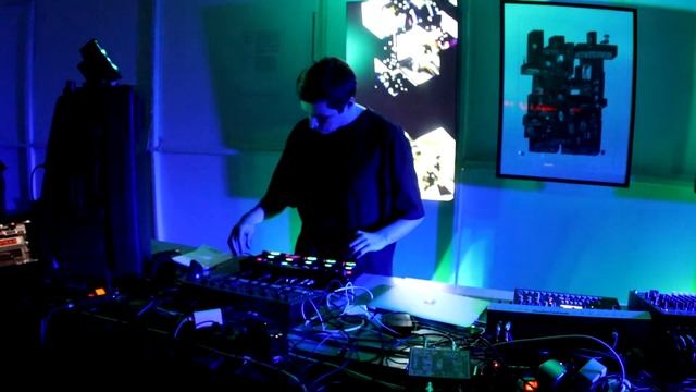Shine Grooves - live at the [уральский сбор] festival смотреть онлайн