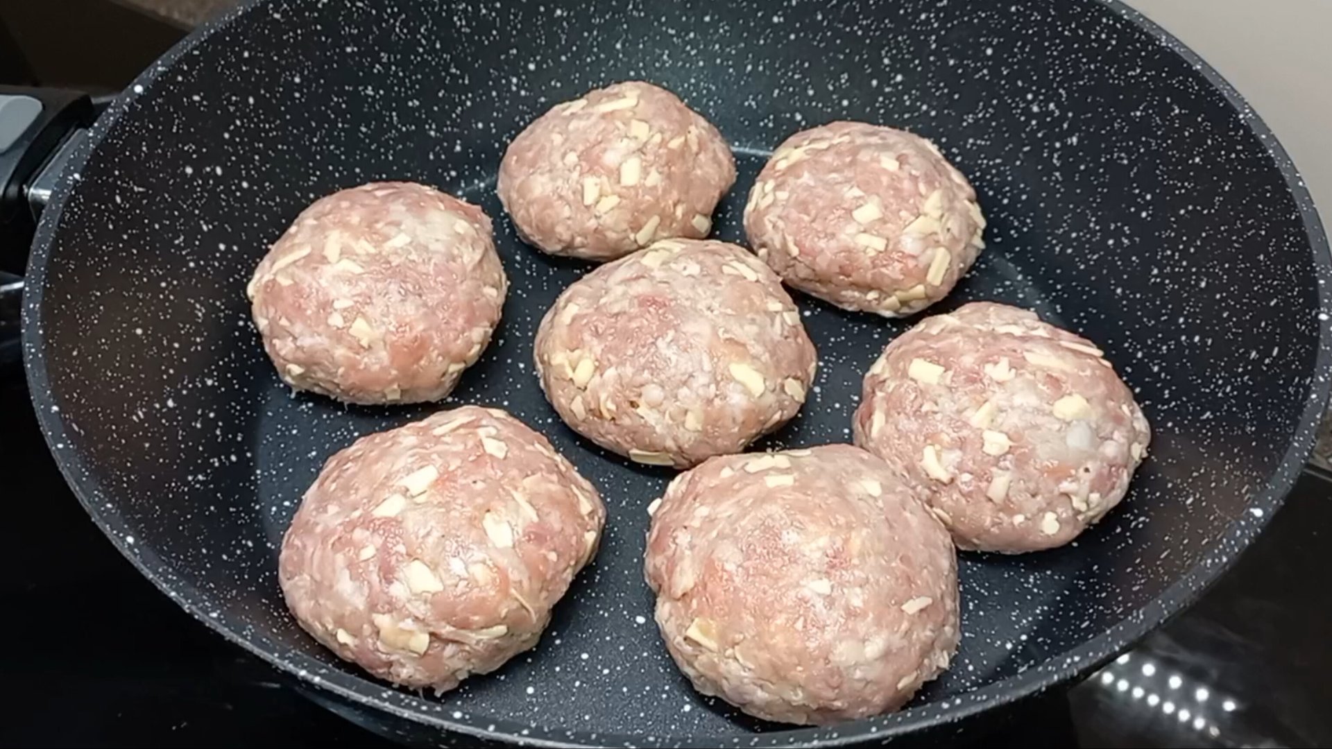 КОТЛЕТЫ Вкусные СОЧНЫЕ ДОМАШНИЕ КОТЛЕТЫ Как вкусно приготовить котлеты смотреть онлайн