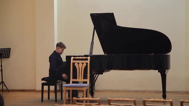 Poulenc: Two improvisations. No.1 in B-minor & No. 8 in A-minor. смотреть онлайн