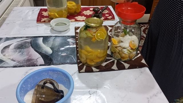 БУГУН МЯТА УРИК ВА ЛИМОНЛИ КОМПОТ ЕПАМИЗ🍋🍋🥭🥭🍏🍏 смотреть онлайн