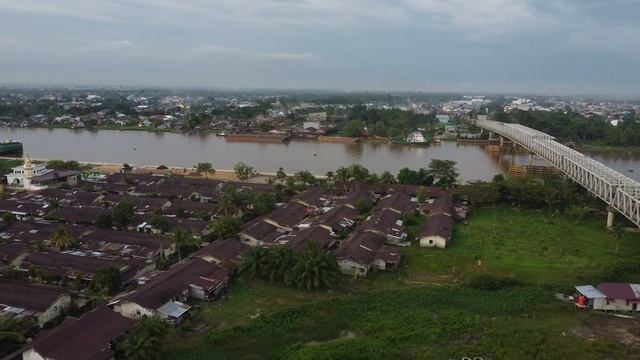 Jembatan Tol Kapuas 2 dan Gaia Mall View Udara | Drone Kalimantan Barat смотреть онлайн