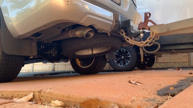 Manta Performance Landcruiser 200 DPF Twin 3" into Dual Outlet L&R 3" with 4" Tips смотреть онлайн