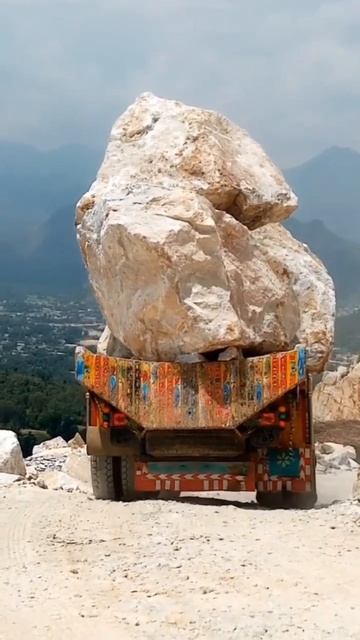 Marble Mining Pakistan #Short #pakistanimarble #youtubeshorts #mining #shorts #viral #reels #drivin смотреть онлайн