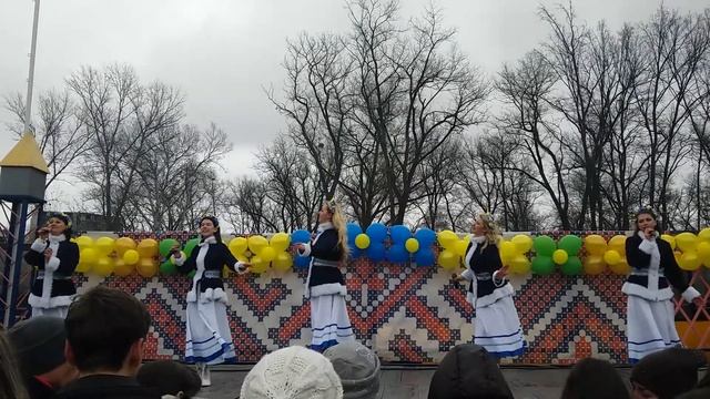 Українська народна пісня "Криниченька"- народний ансамбль "Оберіг" смотреть онлайн