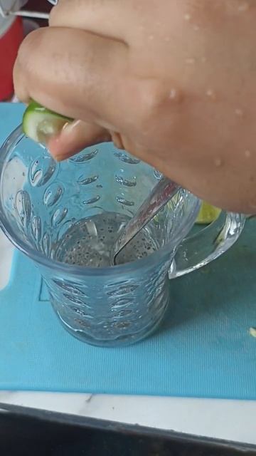 Weight loss drink - Chia Seeds & lemon Water #shorts #weightloss #fatcutterdrink #morningdrink #fun смотреть онлайн