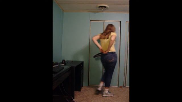 Curvaceous Blond ALICIA AROL having a blast dancing in her bedroom to 'Feel Invincible' by Skillet. смотреть онлайн