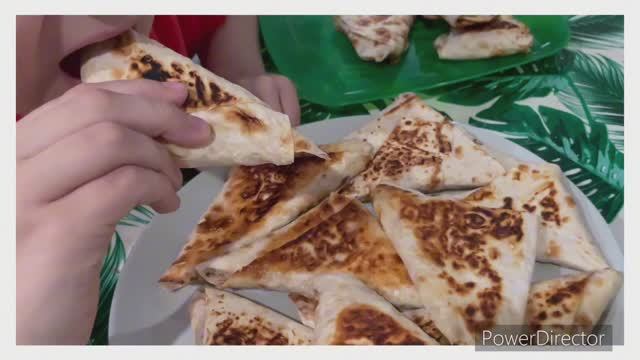 Треугольники из лаваша. Готовят дети!