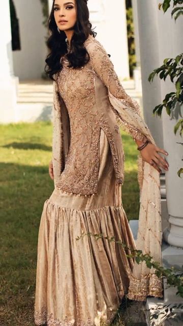 Ivory colored shirt adorned with beautiful details of traditional embroidery all over смотреть онлайн