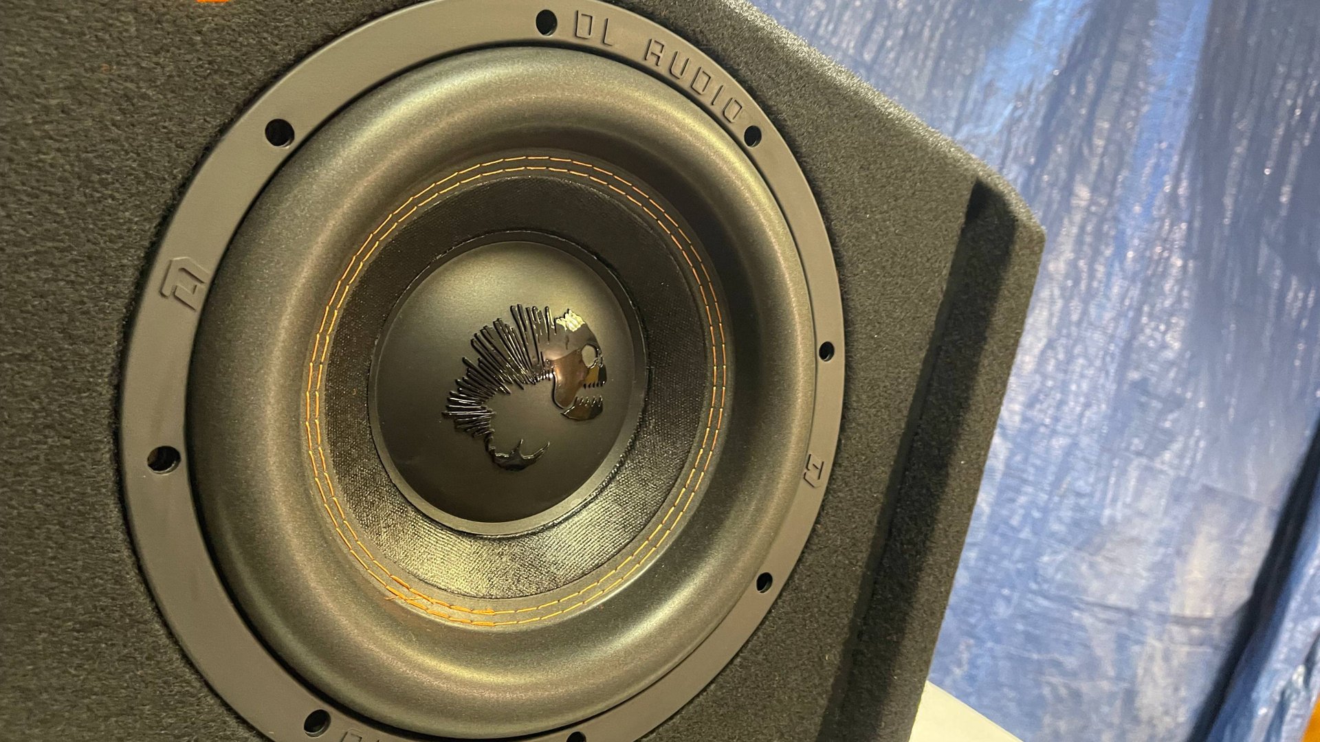 DL Audio Piranha 10A v2. Активный сабвуфер который реально ВАЛИТ смотреть онлайн