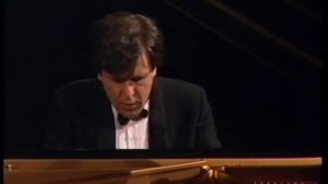 Сергей Рахманинов. Музыкальный момент Оп.16 №3. Андрей Гаврилов.
Rachmaninov Moment Musical