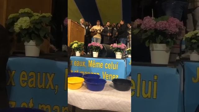 La chorale d'Ezeckiel qui chante"A Dieu soit la gloire" mercredi 21.09.22 à la convention de Gien смотреть онлайн