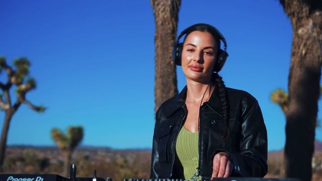 DeepMe - Live @ Yucca Valley , California ⧸ Melodic Techno & Progressive House 4k Dj Mix 2025 смотреть онлайн