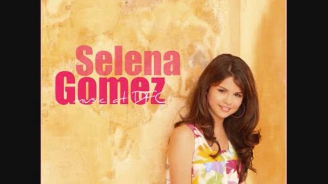 Me singing Selena Gomez- Disappear смотреть онлайн
