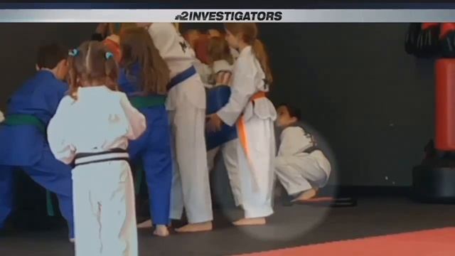 NBC2 Investigators' hidden camera experiment: Children find gun, pills смотреть онлайн