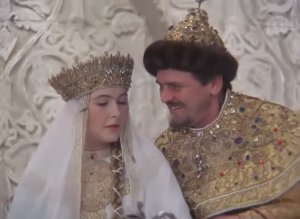 Царица к тебе, видеть желает.