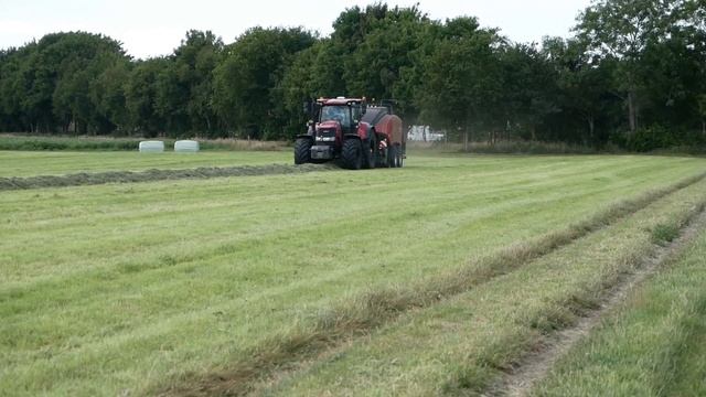 Case puma 200 CVX en Case-IH LB434R balenpers. смотреть онлайн