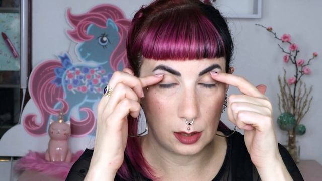 Come faccio l'eyeliner per occhio piccolo e palpebra cadente + i vari tipi di eyeliner e strumenti смотреть онлайн