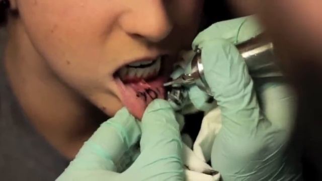 Billy Hill's Tattoo TV Episode #122 - Lip tattoo rework смотреть онлайн