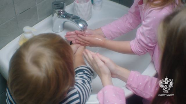 Видеоролик «Детям надо мыть руки» смотреть онлайн