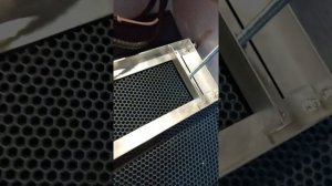 Крепление аккумулятора в лодке Афалина 395