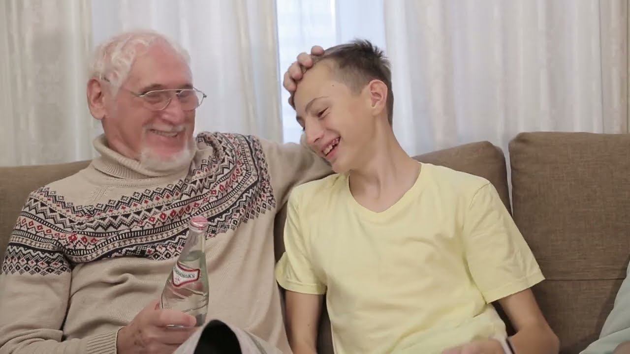 Реклама на ТВ в нашей квартире смотреть онлайн