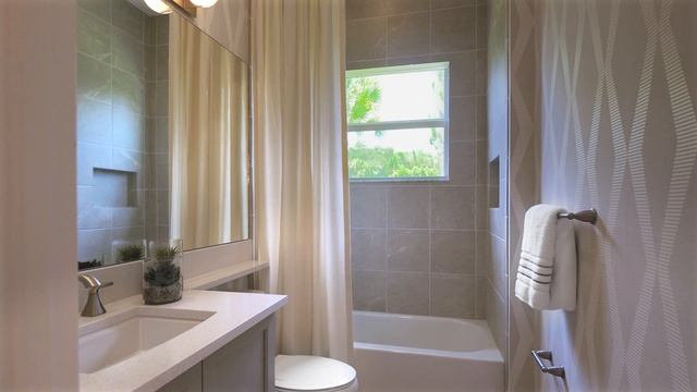 Hampton Model Home | Signature Collection at Valencia Bonita in Bonita Springs, Florida | GL Homes смотреть онлайн