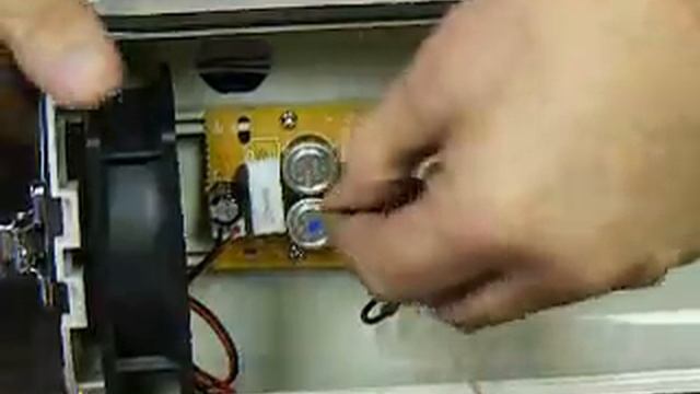 Video Tutorial : How To Install a Security Camera in an Outdoor Camera Housing смотреть онлайн