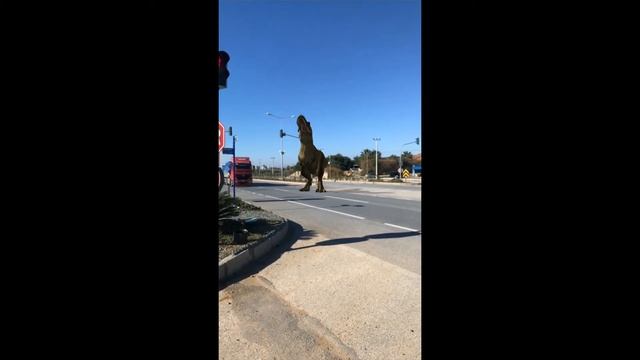 Antalya Alanya Turkey Karayolunda Dinosaur Görmek / AR Teknolojileri / AR Technology / Monster Park смотреть онлайн