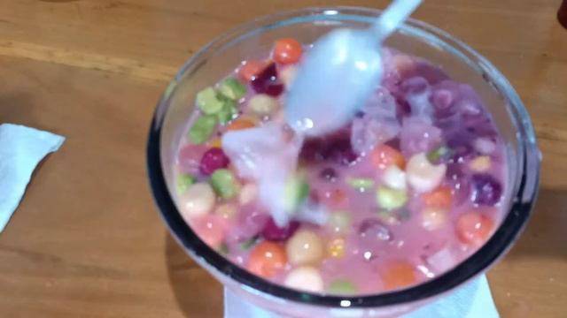 Es Buah Segar || Harga buah di pasar Wosi Manokwari смотреть онлайн