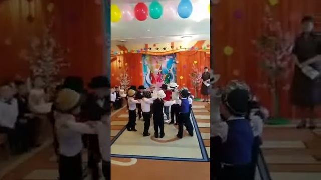 Mambo number 5 - танец смотреть онлайн