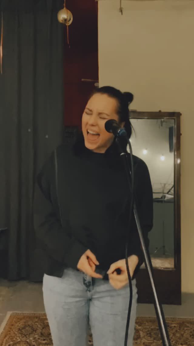 Какую песню для вас еще спеть? Давайте выберем вместе?! Напиши в комментариях