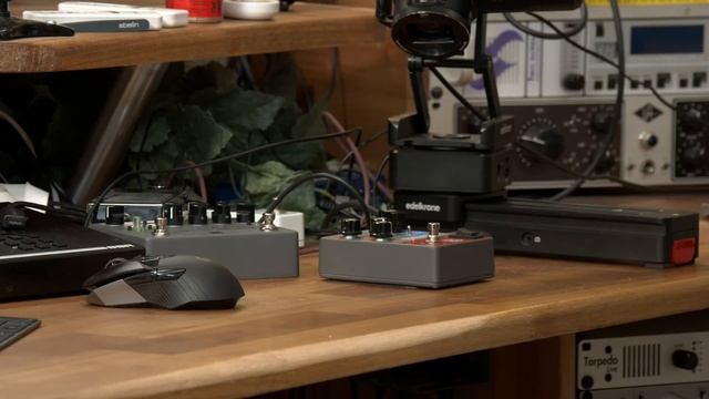 And now for something completely different: Keeley Synth-1 Review смотреть онлайн