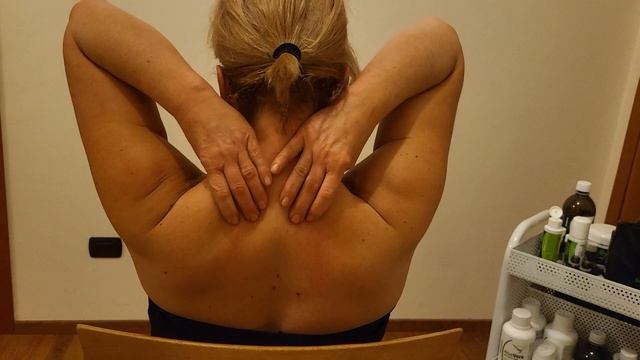 Самомассаж шеи и плеч.