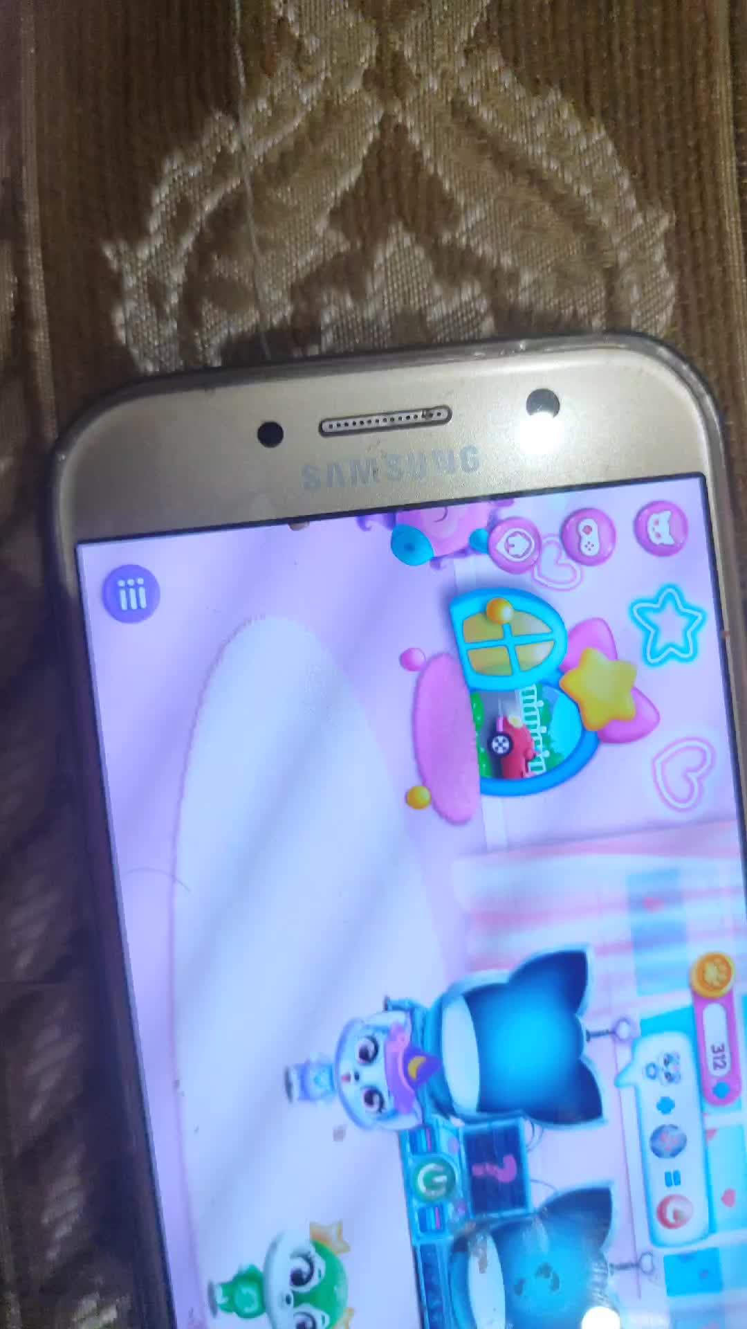 всем привет сегодня по расписанию это игра очень милое создание советую скачать это Flusies 😘😘😘 смотреть онлайн