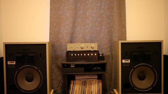 Mark Knopfler - Boom Like That, Sugden A21SE Signature, JBL 4333b, SOTM Sms-200NEO, Chord Qutest.