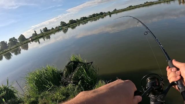 Я НЕ МІГ ЙОГО ПІДНЯТИ!!!Ловля коропа на флет. смотреть онлайн