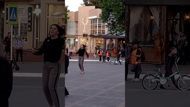 в парке развлечения для отдыхающих.Анапа смотреть онлайн