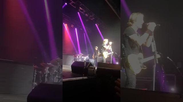 Keith Urban - Stupid Boy/Somebody Like You - London 2019 смотреть онлайн