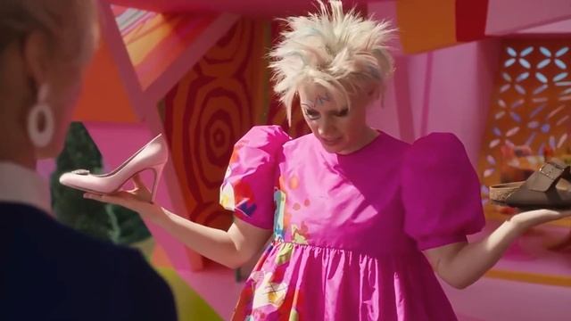 Barbie vs. Oppenheimer: A Box Office Clash of Cultures and Cinema Philosophies смотреть онлайн
